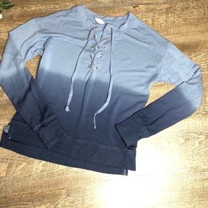 NWOT Juniors MUDD laced blue ombré top